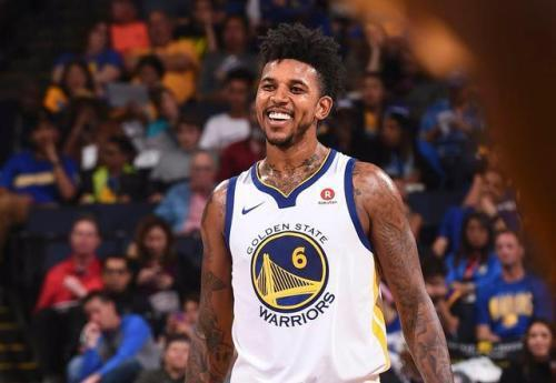 用数据语言 用数据语言