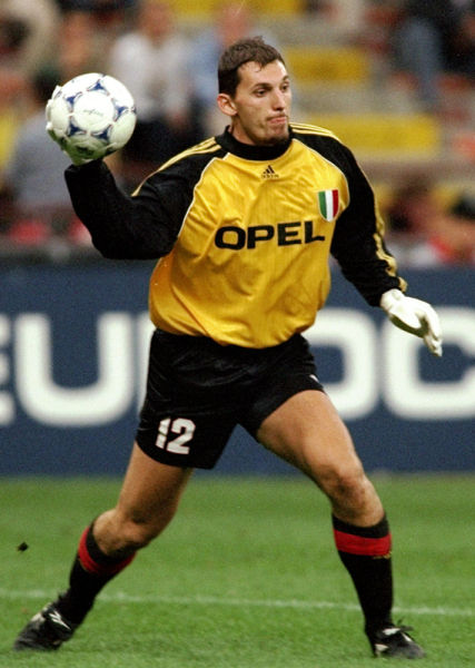 强队会用更 强队会用更