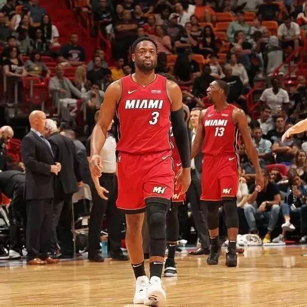 周杰伦以球员身份参加澳网,C位海报公开,夺冠将捐出百万澳元